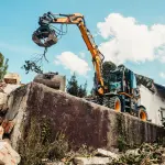 Monesi, al via la demolizione dell’ex albergo Redentore