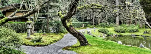 L’olio di Capaci consegnato al vescovo Suetta, a Sanremo un simbolo di memoria e legalità