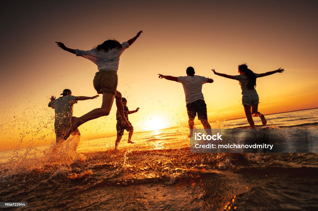 Imperia amplia le spiagge libere: la quota fronte mare sale al 64,75%